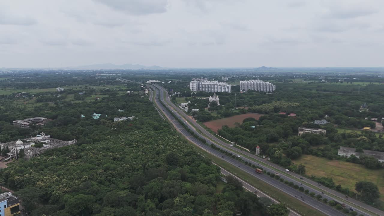 vista aérea de la carretera y el paisaje urbano