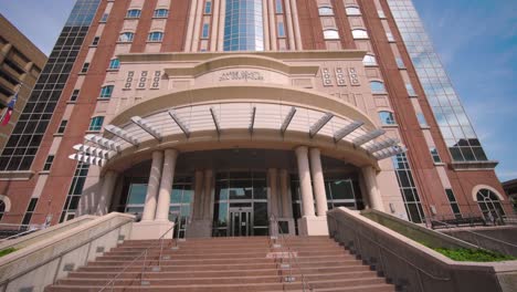 Establishing-shot-of-the-Harris-County-Civil-courthouse-building