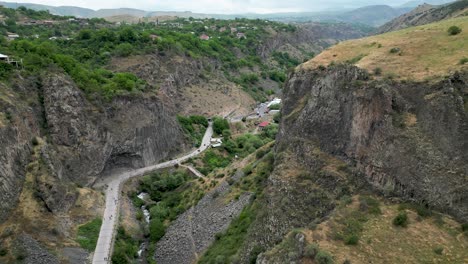 vídeo de drones de alta resolución de 4k de la hermosa valle de boven-azat- azat en armenia
