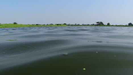 Autumnal-nature-breeze-and-resulting-water-ripples