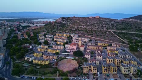 프랑코 올리베리오 광장 (piazza franco oliverio) 에 있는 건물들의 다채로운 건축 디자인