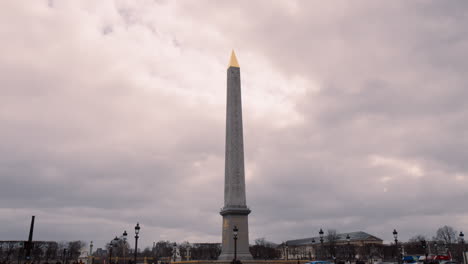 Luxor-Obelisk-Against-Cloudy-Sky-In-Paris,-France---wide