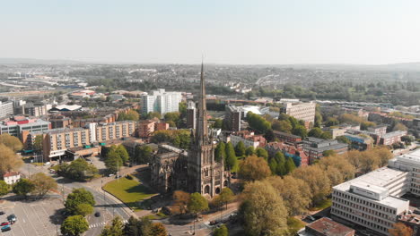 antena: iglesia de st mary redcliffe en la ciudad de bristol inglaterra