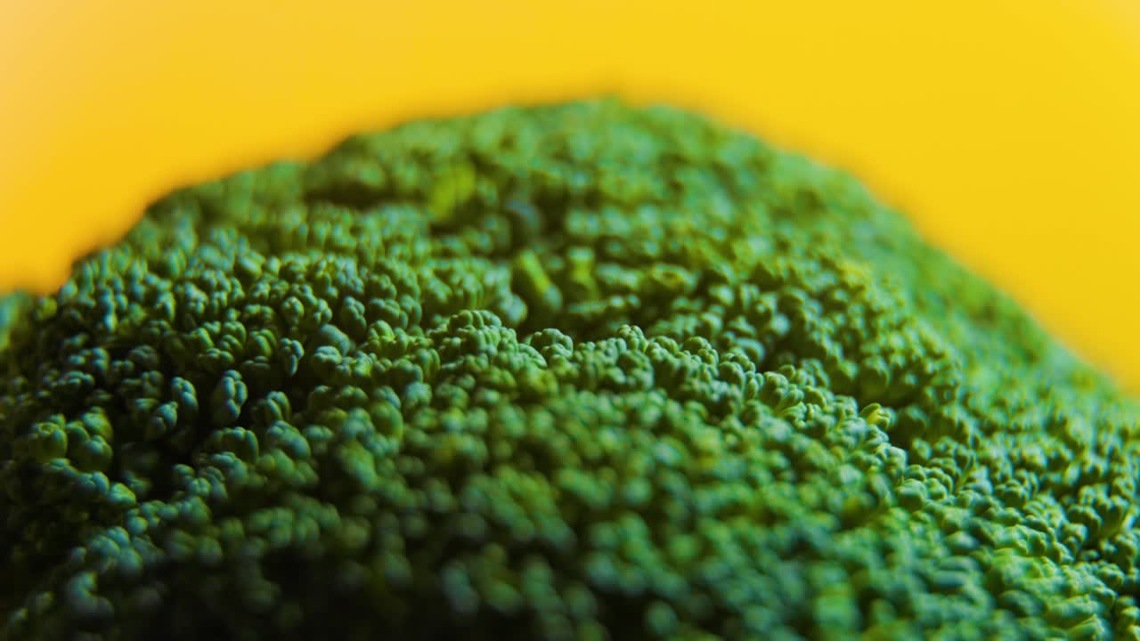 가까운 녹색 신선한 브로콜리 채소 회전