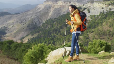 Aktive-Fit-Junge-Frau-Wanderer