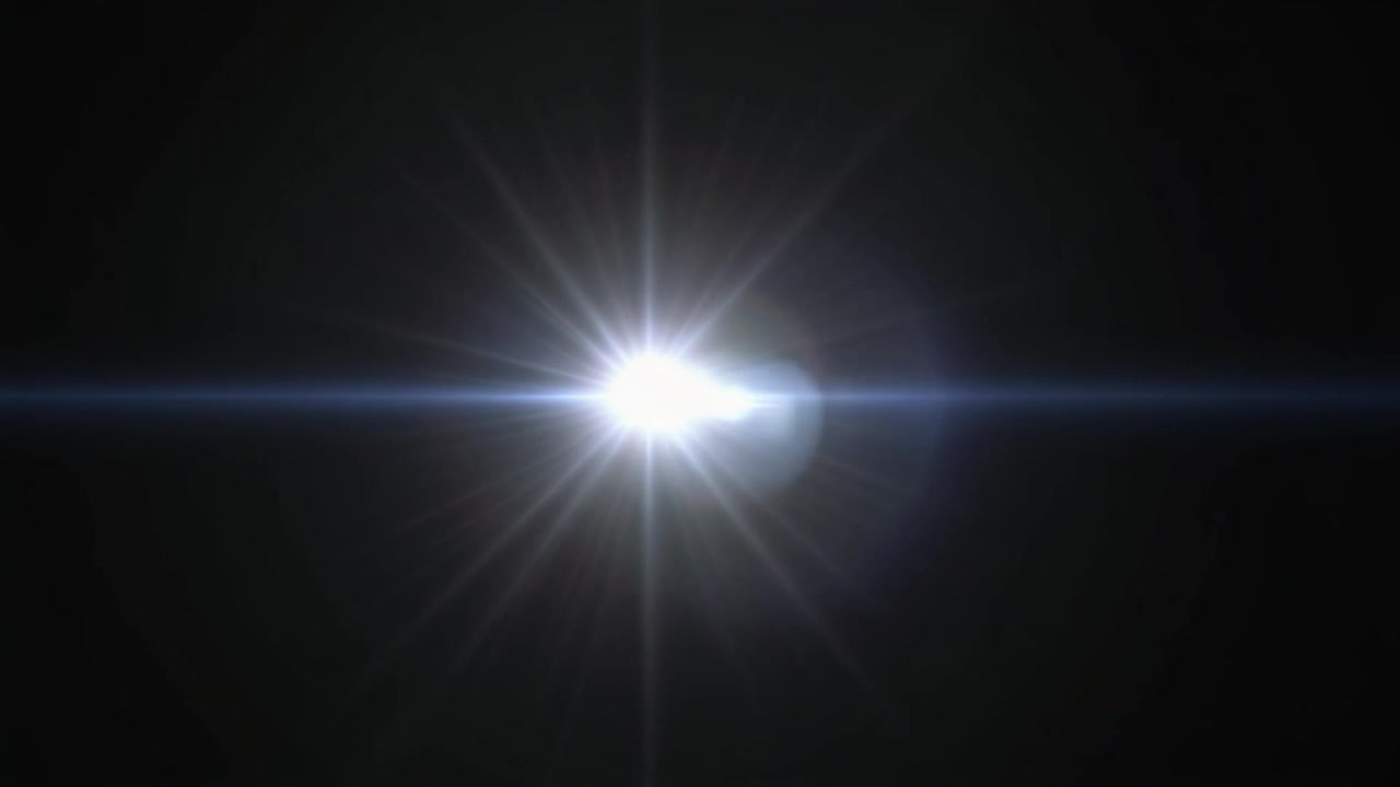 Riflesso lente bianco brillante che si muove su sfondo nero