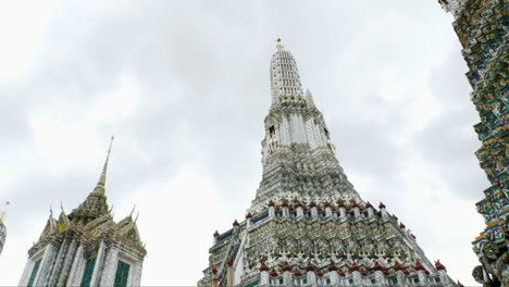 wat arun ratchawararam ratchawaramahawihan or wat arun is a buddhist temple in bangkok thailand