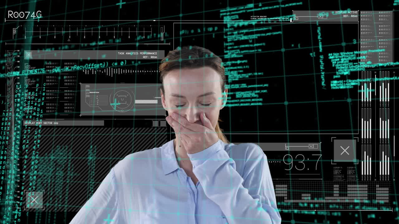 검은색 배경에 있는 백인 사업가 여성에 대한 데이터 처리 애니메이션