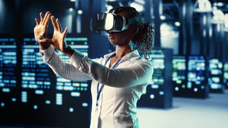 adept specialist uses vr in data center