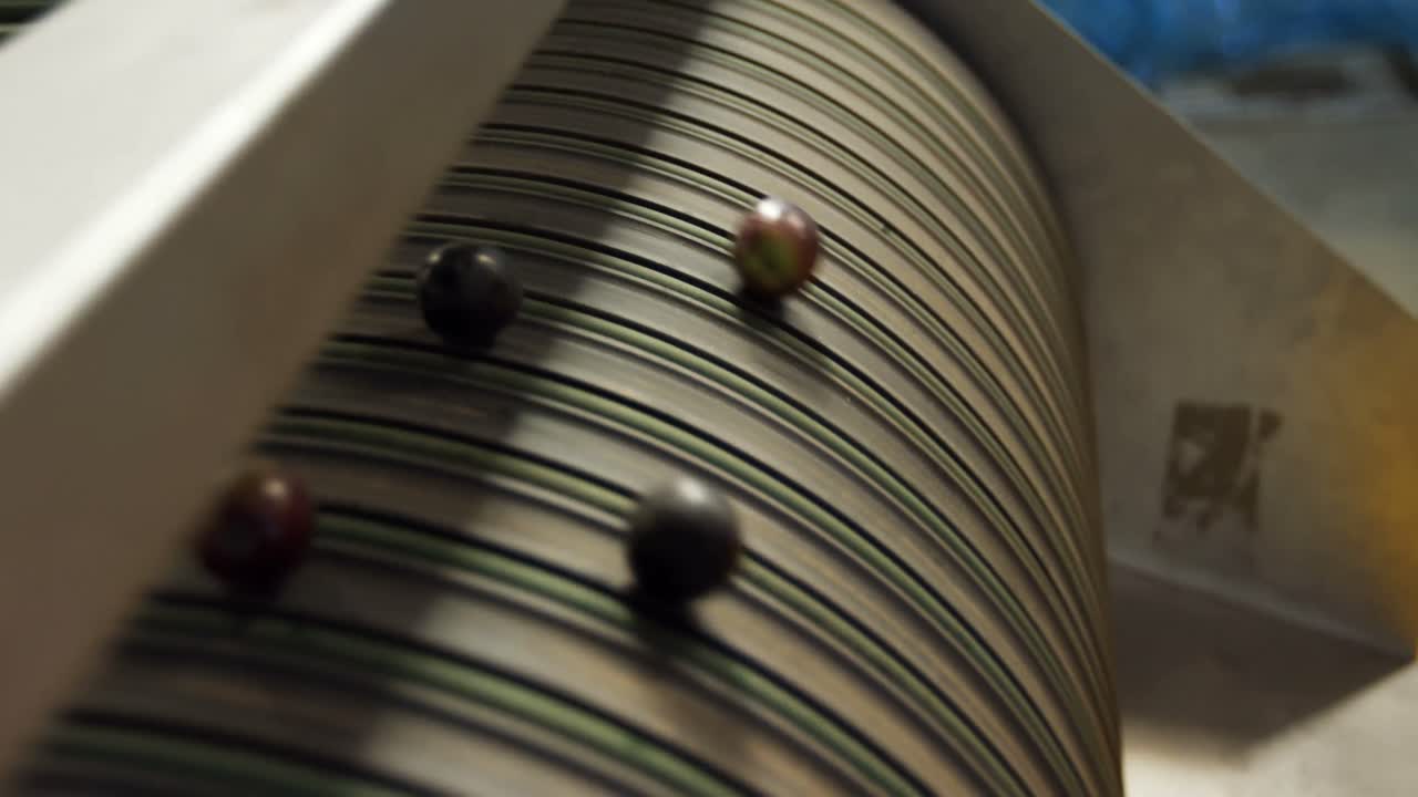 컨베이어 벨트 에 있는 올리브