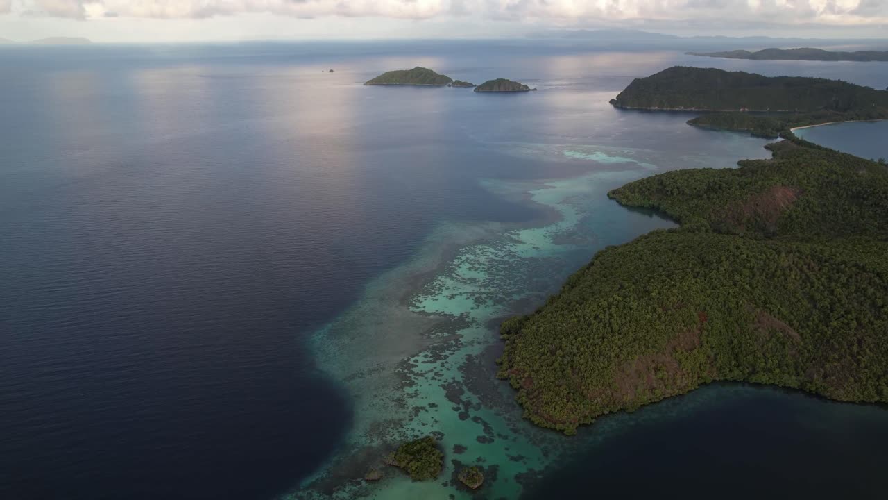 impresionante vista de una hermosa isla de raja ampat indonesia