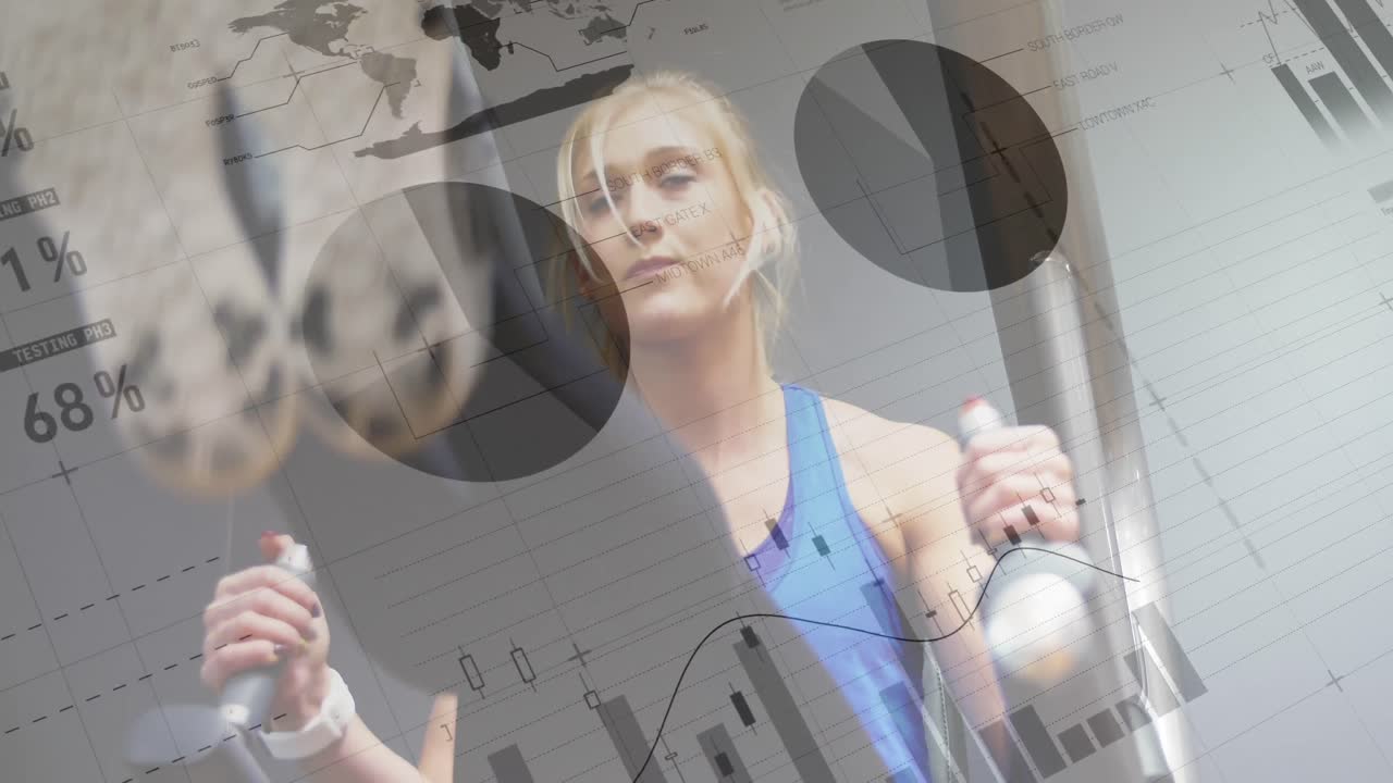 женщина поднимает ноги в тренажерном зале 4к