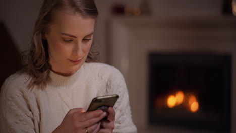 Woman-Typing-On-Smartphone-2