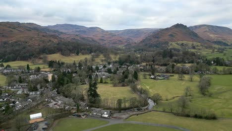 Cinematic-aerial-footage-of-Grasmere-vlllage,-probably-Cumbria’s-most-popular-tourist-village