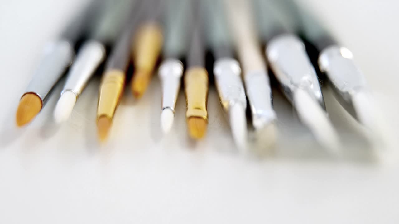 다양한 페인트 브러쉬의 클로즈업