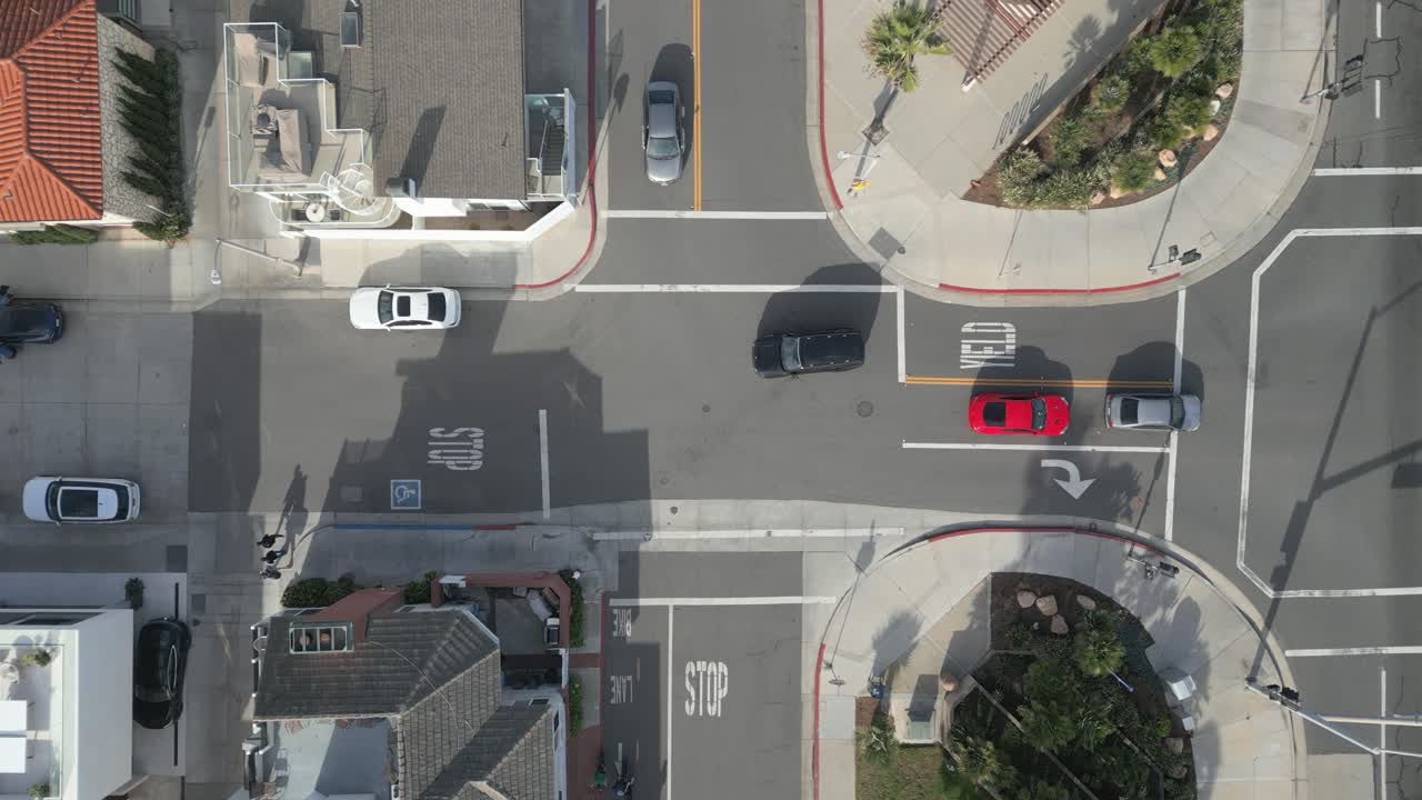 Static drone view of cars at intersection in Newport (60fps)
