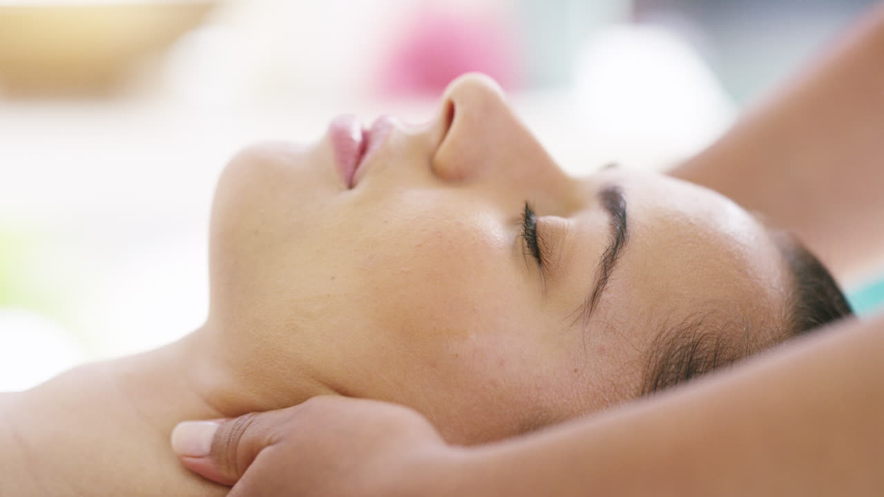 4k 영상으로 아름다운 젊은 여자가