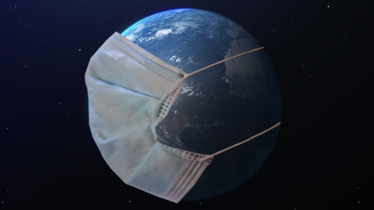 우주에서 천천히 회전하는 3d 지구 행성: 코로나 바이러스 코로나19로 인해 얼굴 마스크를 착용한 원활한 루프 nasa 공공 도메인 이미지 사용