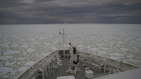 iceberg y campo de hielo