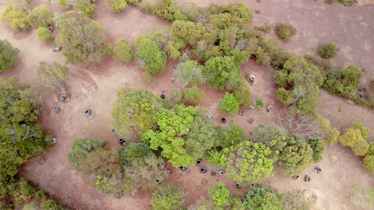 폰사반, 라오스