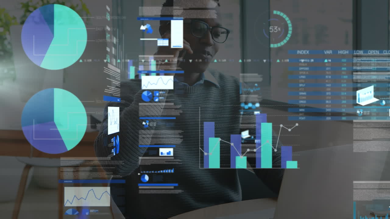 animación del procesamiento de datos financieros sobre un empresario afroamericano en el cargo