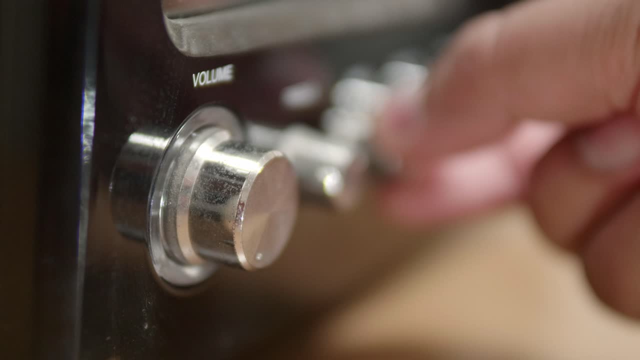 control de volumen de ajuste manual con botón de ajuste de desenfoque para transmisión y concepto de música