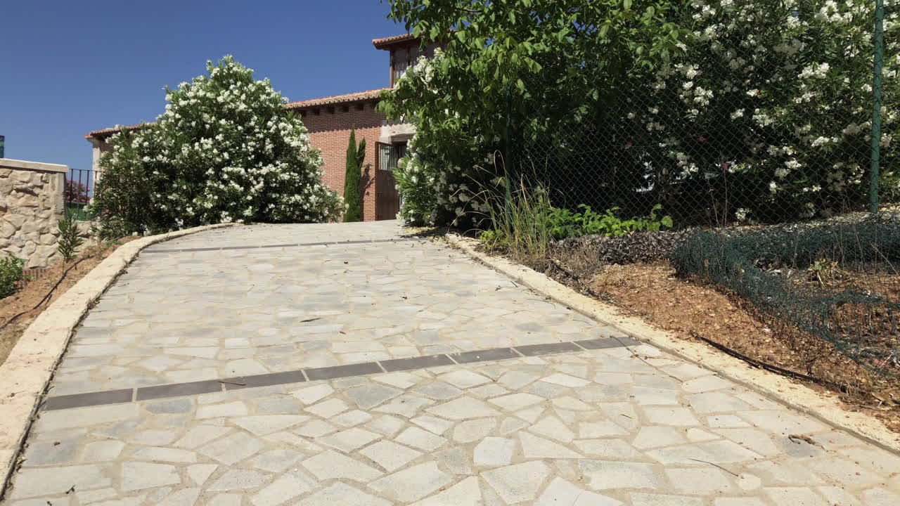 Bodega Gotica is a family business that has been producing grapes for several generations in the municipality of Rueda-3