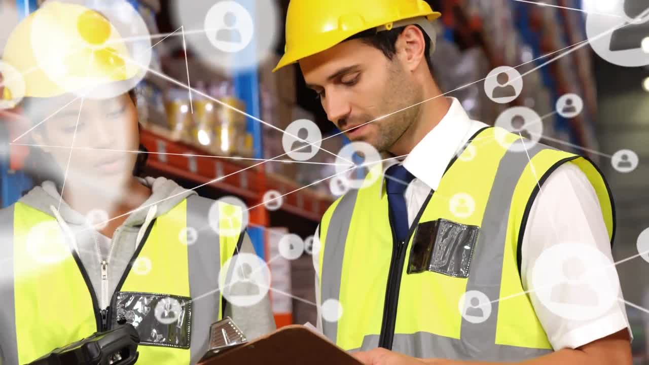 animación de la red de conexiones con iconos sobre el hombre y la mujer que trabajan en el almacén