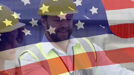 Amerikanische-Flagge-über-Baustellenarbeitern,-Die-An-Plänen-Arbeiten.