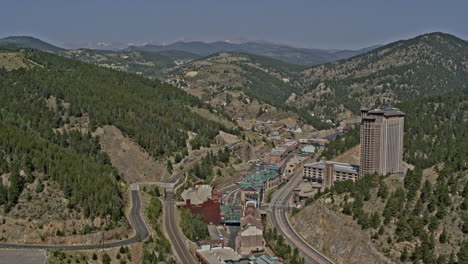 Black-Hawk-Colorado-Luftaufnahme-V6-Berglandschaft-Rund-Um-Casino-Gebäude-Im-Gilpin-County-–-Aufgenommen-Mit-DJI-Inspire-2,-X7,-6k-–-August-2020