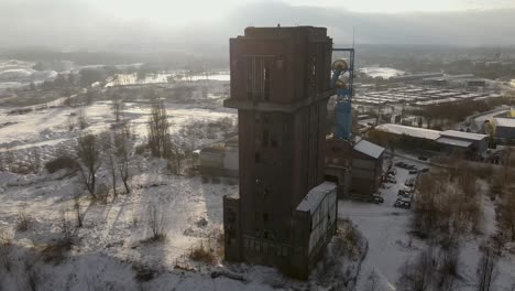 Luftpanoramaansicht-Einer-Geschlossenen,-Verlassenen-Kohlenmine-In-Bytom,-Polen