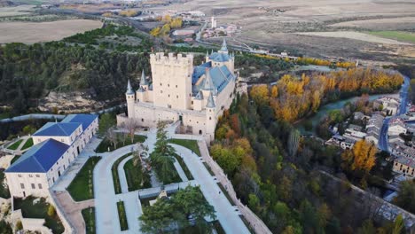 Altes-Schloss-Am-Herbsttag