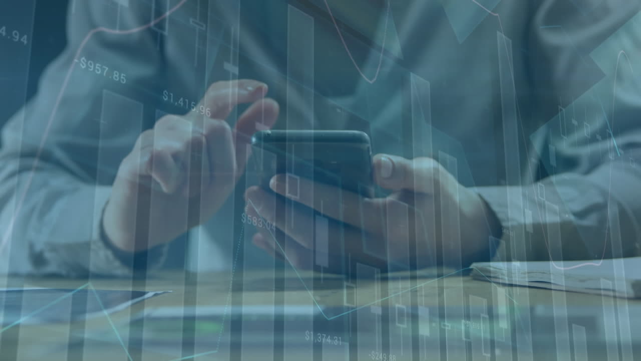 animación de múltiples gráficos sobre la sección media del hombre caucásico usando un teléfono inteligente