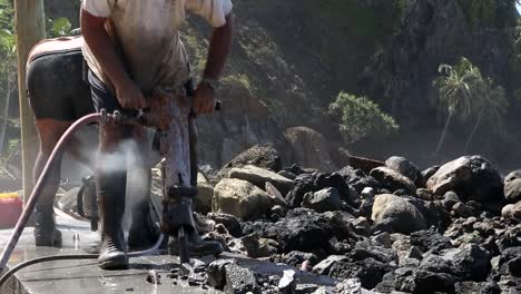 Workers-on-the-Pacific.-Pitcairn-Island-works