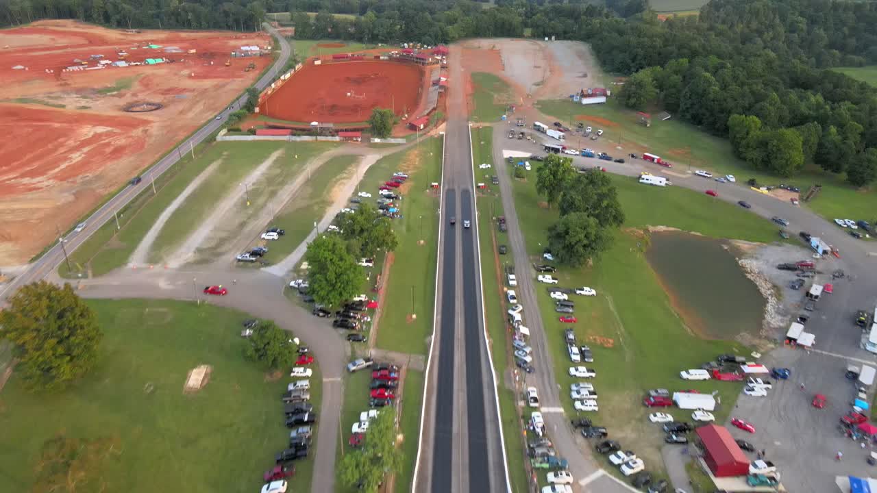 처음부터 끝까지 드래그 레이스의 공중 오버 헤드