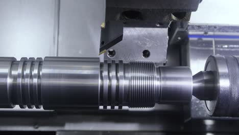 CNC-Fräsmaschine-Für-Die-Metallbearbeitung.-Schneiden-Von-Metall-Moderne-Verarbeitungstechnologie.