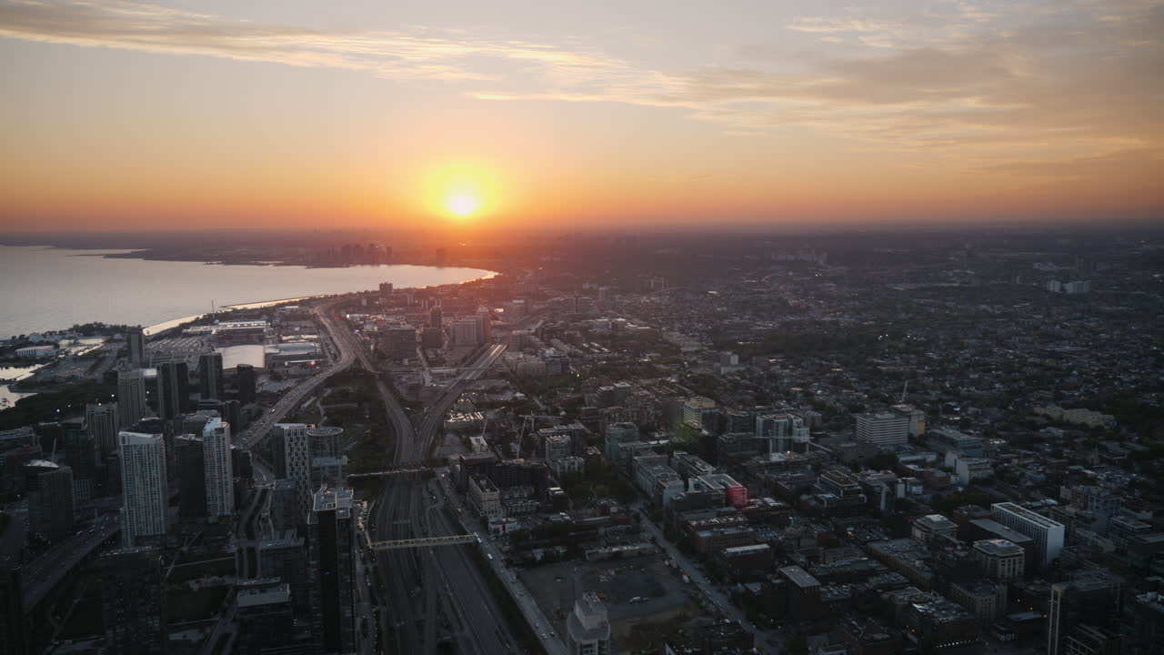 Tramonto a Toronto