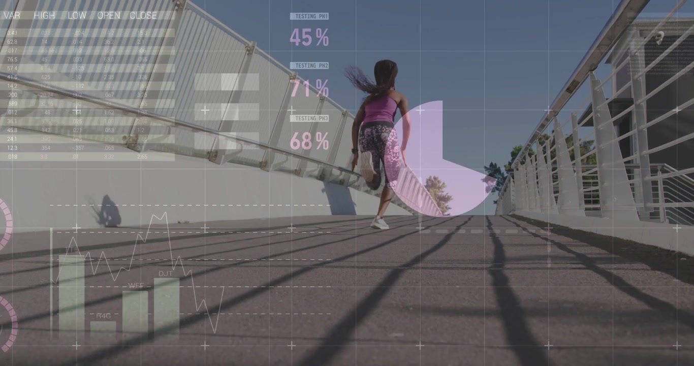 Corritrice che accelera su un ponte, facendo espandere grafici e statistiche HUD, visualizzando il fitness