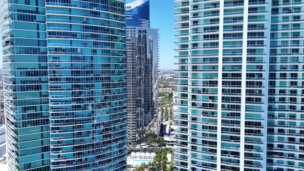imágenes de drones en 4k sobre el centro de miami, ubicación de viaje