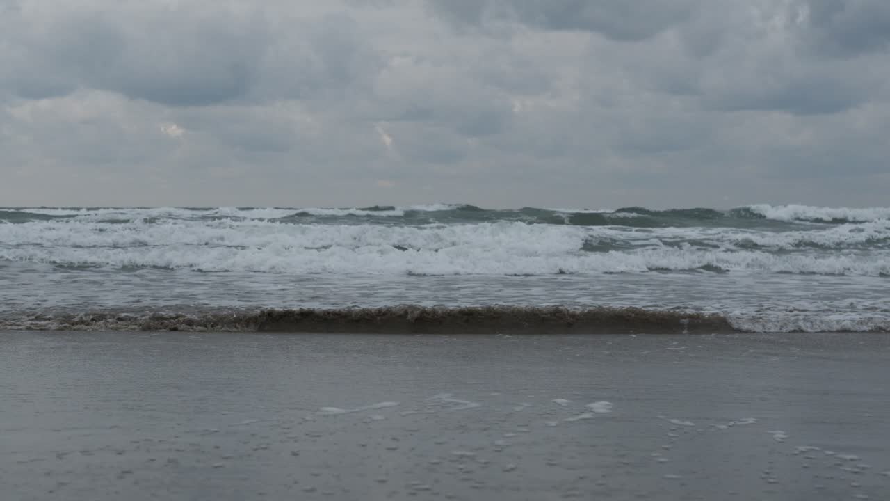 느린 움직임의 파동