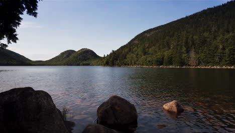 View-of-North-and-South-Bubbles-over-Jordan-Pond,-Acadia-National-Park,-Maine,-USA