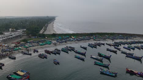 el puerto de chellanam es un puerto pesquero en kerala, india