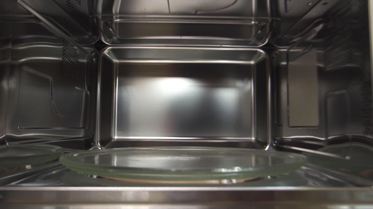 Interno del microonde vuoto