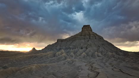 fotografía panorámica de la colina de la fábrica