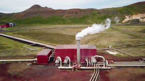 Antena-De-Drones-Sobre-La-Planta-De-Energía-Geotérmica-De-Krafla-En-Islandia,-Donde-Se-Genera-Electricidad-Limpia-4