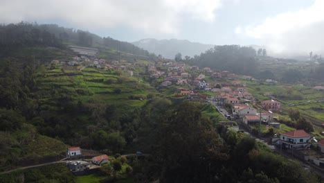 Ponta-Do-Sol-Con-Una-Mezcla-De-Sol-Y-Nubes