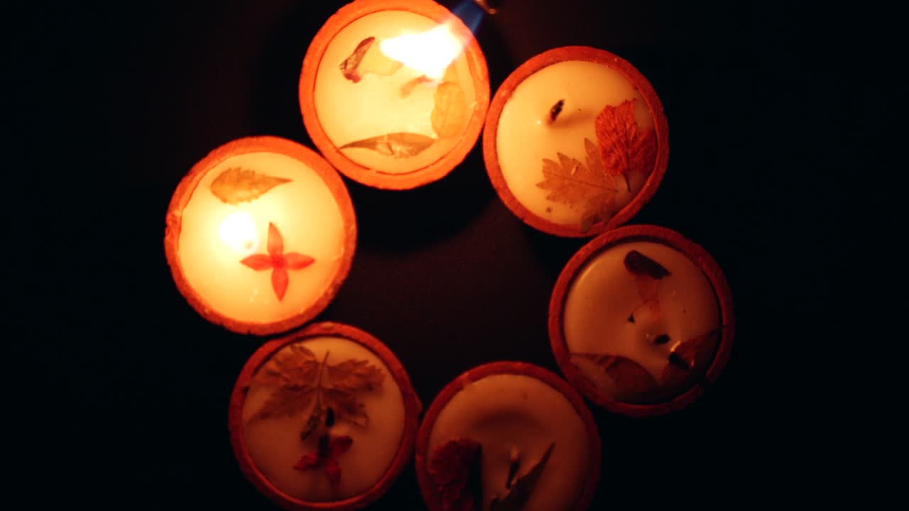 closeup de velas de cera diya para el evento de celebración de la fiesta del festival de diwali