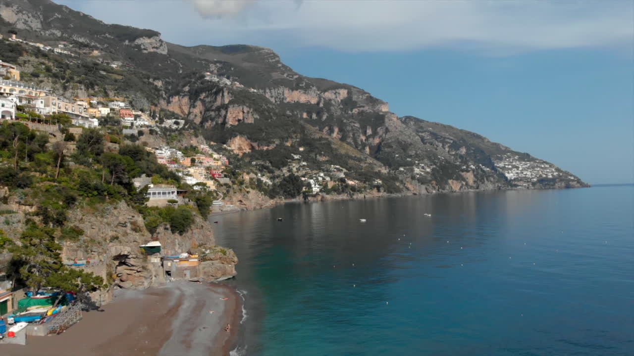 increíble vista de positano desde un avión no tripulado