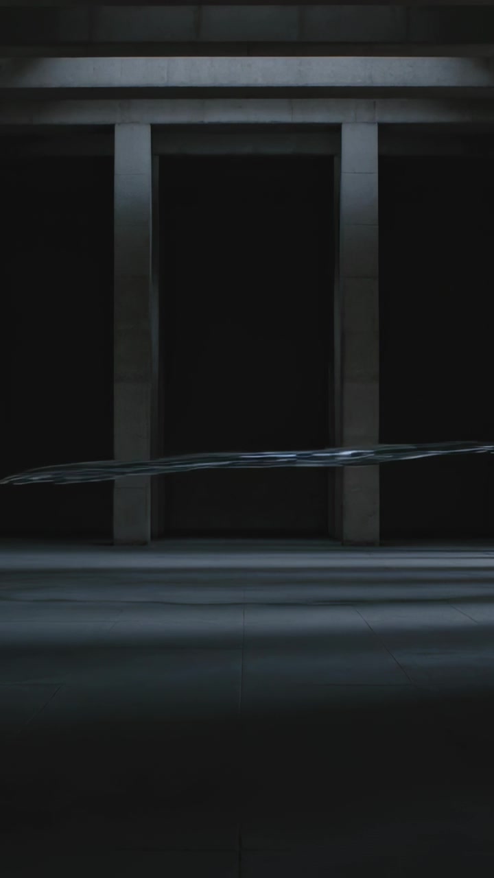 Vertikal video: Fremvoksende energibånd vokser fra et lille glimt i en mørk portal og oplyser søjler.