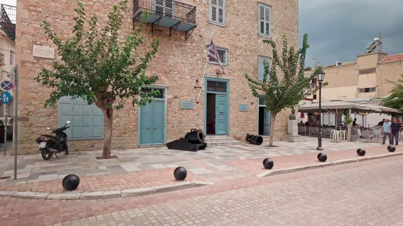 Greek towns local War Museum urban tourism site interest